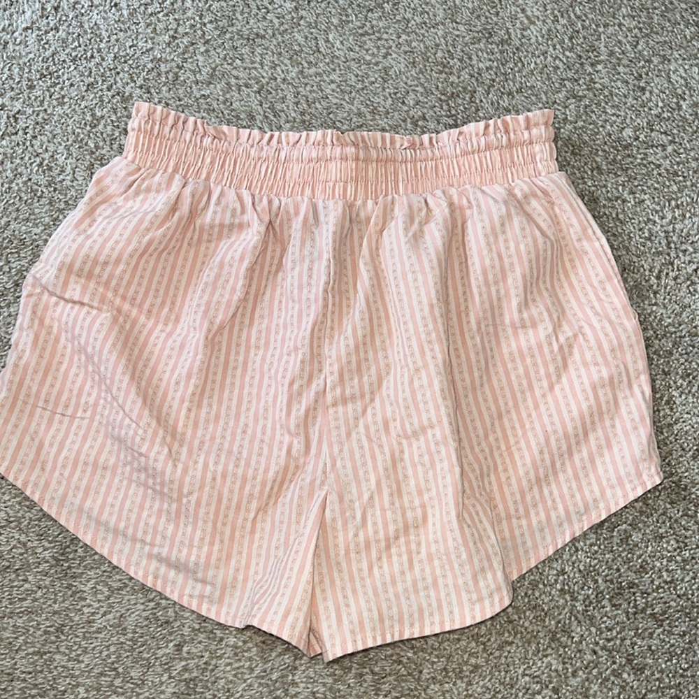 High Waisted Linen-like Shorts - Picture 4 of 5